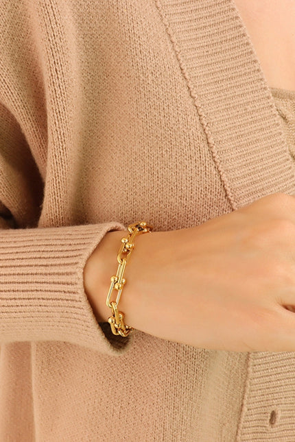 5d7aefa900db473f920909897c7df847-Max