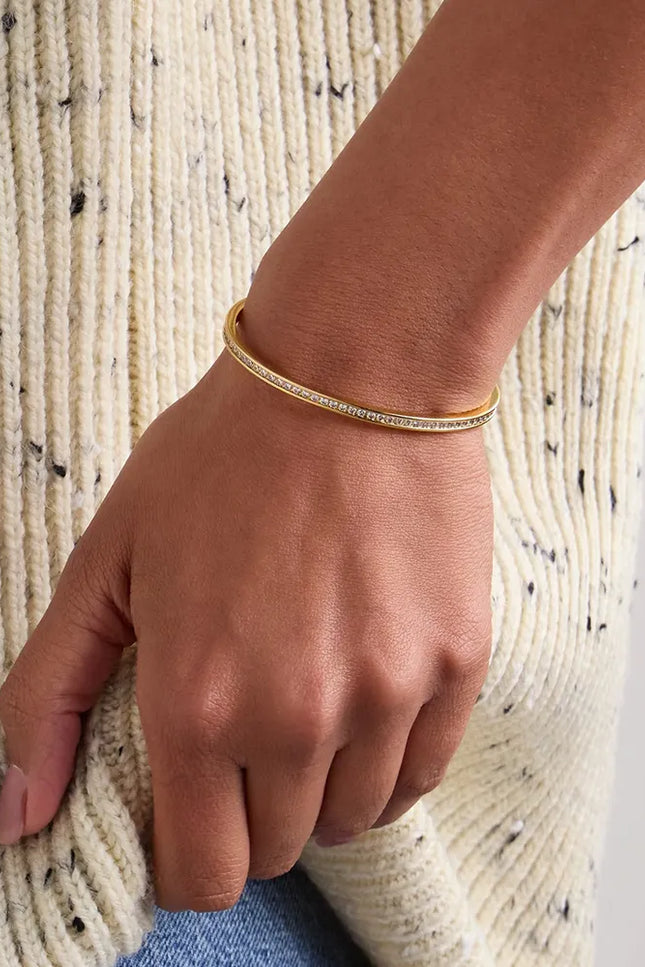 7261db77-124b-4e9a-8aa4-b39ccf85a460-Max