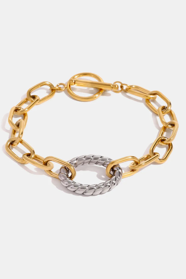 7bcde1b6-030e-4b12-a57c-a4daeb92564f-Max