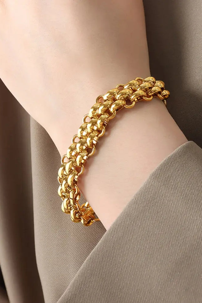 ec2767710f62445a81c58aaaa5d27493-Max